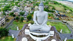 ఏపీ రాజధానిలో దొంగలు పడ్డారు.. ఏం దోచుకెళ్ళారో తెలిస్తే షాక్ అవుతారు!! 