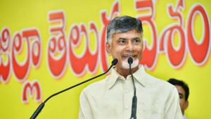 భయోత్పాతం సృష్టిస్తున్నారు, మూడేళ్లే: చంద్రబాబు సంచలనం, టీడీపీ శిబిరం వద్ద భారీగా పోలీసులు