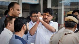 డీకే. శివకుమార్ కు నో బెయిల్, 25 వరకు తీహార్ జైలే, ఇంకా చాల మంది ఉన్నారు !