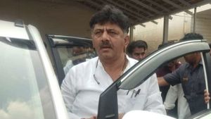 బెంగళూరు ప్యాలెస్ మైదానంలో 5 ఎకరాలు రూ. 1 కోటి, అదే డీకే కొంప ముంచింది, బినామి ! 