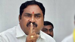 పదవులను అడ్డు పెట్టుకుని అక్రమంగా సంపాదిస్తే పురుగులు పడి చస్తారన్న మంత్రి ఎర్రబెల్లి సంచలనం