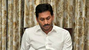 సీఎం జగన్ పై కేంద్ర మంత్రి అసహనం : పీపీఏల్లో అవినీతిపై ఆధారాలు లేవు: చంద్రబాబు చేతికి అస్త్రం..!!