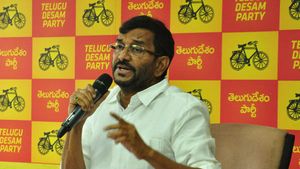 వైసీపీ నెక్స్ట్ టార్గెట్ మాజీమంత్రి సోమిరెడ్డి..ఓ భూ వివాదంలో కేసు నమోదు...నోటీసులు జారీ  