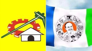 గుంటూరులో టెన్షన్.. టీడీపీ వైసీపీ వర్గాల మధ్య ఘర్షణ .. ఐదుగురికి గాయాలు 
