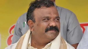అజ్ఞాతం వీడిన యరపతినేని ..ఆ భూముల కోసమే నాపై కేసులు అని సంచలనం 
