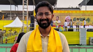 విజయసాయి రెడ్డికి మర్యాదగా చురకలంటించిన బాలయ్య చిన్నల్లుడు .. ఏమన్నారంటే 