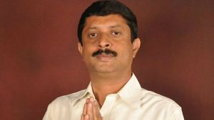 బెంగళూరులో ఎమ్మెల్యేపై హత్యాయత్నం, అదే ఇంటిలో నిందితుడి తల్లి పనిమనిషి!