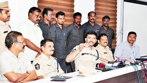 కాలేజీ విద్యార్థులే టార్గెట్.. విజయవాడలో డ్రగ్స్ ముఠా అరెస్ట్