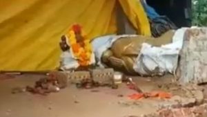 నిన్న జాతీయజెండా..! నేడు వినాయకుడి విగ్రహం తొలగించి వైఎస్ విగ్రహమా?