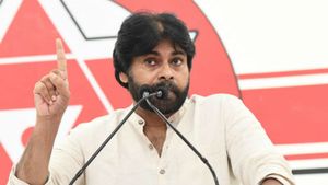 ఇసుక విధానమే ప్రభుత్వ పతనానికి నాంది : పవన్ కళ్యాణ్ 