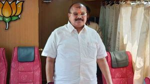   ఏపీ వ్యాప్తంగా కొనసాగుతున్న  బీజేపీ పాదయాత్రలు ..  ఎందుకంటే  