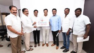 కేసీఆర్ నాలెడ్జ్ సెంటర్స్.. పెద్దపల్లి జిల్లాలో వినూత్న ప్రయోగం