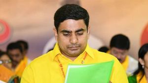 ఇసుక కొరతపై ఆందోళన.. లోకేష్ నిరాహార దీక్ష 