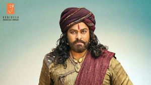 డ్యూటీకి డుమ్మా కొట్టి సైరా చూసిన ఎస్పైలు.. జిల్లా ఎస్పీ సీరియస్