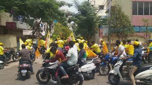  విశాఖలో చంద్రబాబు ర్యాలీకి బ్రేకులు ... అనుమతి లేదంటూ అడ్డుకున్న పోలీసులు