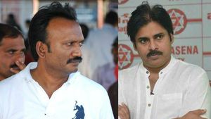 భీమవరంలో డబ్బులు పంచారు..బ్లాక్ టిక్కెట్లు అమ్మలేదా : పవన్ పై ఆమంచి సంచలన వ్యాఖ్యలు..!