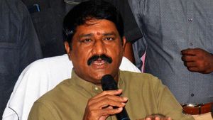 గంటా ఆస్తుల వేలానికి రంగం సిద్దం: రుణం రూ 209 కోట్లు..35 కోట్ల ఆస్తులు:మాజీ మంత్రి ఉక్కిరి బిక్కిరి.