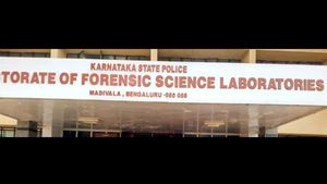 బెంగళూరు ఫోరెన్సిక్ ల్యాబ్ డిటోనేటర్ పేలి ఐదు మంది శాస్త్రవేత్తలకు! 