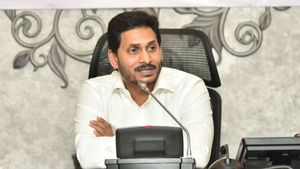 సీఎం జగన్ ఆదేశాలు బేఖాతర్..! పట్టించుకోని ఎంపీలు: వారి రూటు మారుతోందా..!