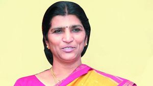 Lakshmi Parvathi: లక్ష్మీపార్వతికి బంపర్ ఆఫర్.. ! క్యాబినెట్ ర్యాంక్ కల్పించే ఛాన్స్? 
