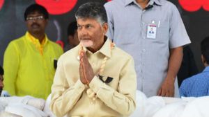 చంద్రబాబు ఇసుక దీక్షకు అనుమతి నిరాకరణ.. ఇతర స్థలాలపై టీడీపీ అన్వేషణ