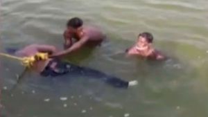 ఎస్సై వేధింపులు తాళలేక: విద్యార్థి బలవన్మరణం, వాయిస్ మేసేజ్ కూడా...