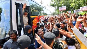 చంద్రబాబు అమరావతి టూర్...సిట్ ఏర్పాటు: దాడులపైన విచారణ: వారంరోజుల్లో నివేదిక..!