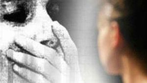 ఘోరం: కాళ్లు, చేతులు కట్టేసి.. కట్టుకున్న భార్యపై స్నేహితులతో కలిసి గ్యాంగ్‍రేప్