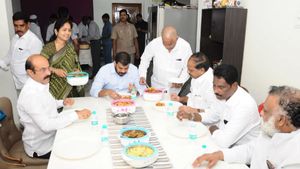 Anil Kumar Yadav: ఎస్వీ మోహన్ రెడ్డి నివాసంలో మంత్రి అనిల్ కుమార్ యాదవ్ కు విందు: మా అన్న అంటూ..!