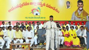 అమరావతి ఒక బంగారు బాతు... చంద్రబాబు