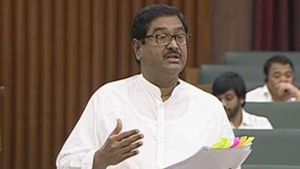 రాజధాని పై కీలక వ్యాఖ్యలు చేసిన ధర్మాన... ఒకేదగ్గర అభివృద్ది ఎందుకని ప్రశ్న..? 