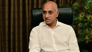 నిపుణుల కమిటీ నివేదికపై గల్లా జయదేవ్ ఫైర్ ..ఆ రైతులను ఏం చేస్తారు ? నిధులేవీ ? అని మండిపాటు