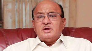 జగన్ ఇల్లు ఇన్ సైడర్  ట్రేడింగ్ అయితే నాది అదే అన్న గోరంట్ల బుచ్చయ్య చౌదరి