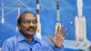 Chandrayaan 2: విక్రమ్ ల్యాండర్ శకలాల గుర్తింపుపై నాసా ప్రకటనను తోసిపుచ్చిన ఇస్రో ఛైర్మన్ శివన్.. !