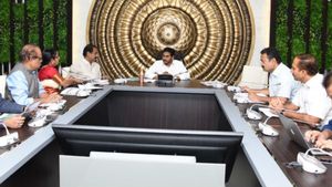 ప్రతి పార్లమెంట్‌నియోజకవర్గానికి ఓ స్కిల్‌డెవలప్‌మెంట్ సెంటర్...తిరుపతిలో యూనివర్శిటి.. సీఎం జగన్ 