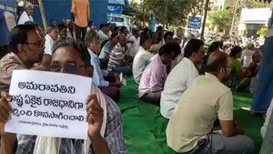 ఏడో రోజు ఉధృతంగా రాజధాని రైతుల పోరాటం: అర్ధనగ్న ప్రదర్శనలు, ర్యాలీలతో నిరసనల హోరు 