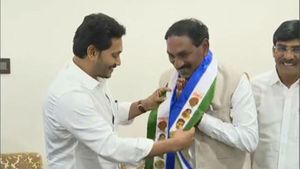  చంద్రబాబుకు షాక్ ఇచ్చి వైఎస్ఆర్ కాంగ్రెస్ పార్టీలో చేరిన నెల్లూరు జిల్లా కీలక నేత 
