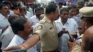 గృహ నిర్బంధాలు, అరెస్ట్ లు .. టీడీపీ , అమరావతి జేఏసీ అసెంబ్లీ ముట్టడి సాధ్యమేనా ? రాజధానిలో టెన్షన్
