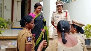 ఒక దొంగ ముఖ్యమంత్రి అయ్యాడు: జగన్‌పై పంచుమర్తి అనురాధ ఘాటు పదాలు..!