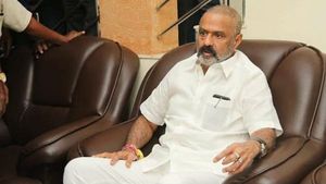 బాలకృష్ణకు చేదు అనుభవం.. సీమ సింహం కాదు.. సీమద్రోహి అంటూ హిందూపూర్‌లో.. 