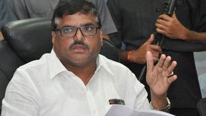 భువనేశ్వరితో రాజకీయమా ? గాజులు కాదు తీసుకున్న భూములు ఇవ్వాలన్న బొత్సా