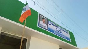 Kurnool: గ్రామ సచివాలయం వద్ద తలకిందులుగా జాతీయ పతాకం ఎగురవేత: ఆరా తీస్తోన్న జిల్లా అధికారులు