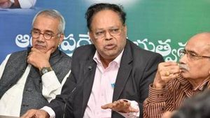 చంద్రబాబు వ్యాఖ్యలకు జీఎన్ రావు కౌంటర్: వారి అభిప్రాయల మేరకే: అజయ్ కల్లంపైనా..!
