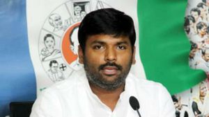 చంద్రబాబు బ్రాండ్ బాబా, మహాత్మాగాంధీతో పోలిక, వర్గం, జాతి కోసం పోరుబాట: గుడివాడ అమర్‌నాథ్