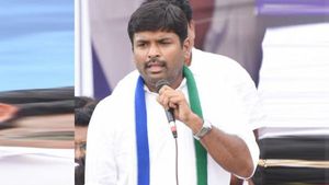 పవన్ కల్యాణ్ గడ్డం పెంచితే నేత కాలేరు, మనుషులు వేరు వారి మనసంతా ఒక్కటే: అమర్‌నాథ్