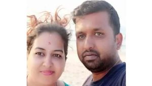 ఐదు రోజులు.. రెండో భర్తకు భార్య టార్చర్.. గోళ్లు పీకి,ఇనుపరాడ్లతో..