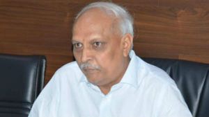 సీఎం..మంత్రులు వాటి విశ్వసనీయత దెబ్బ తీసారు:న్యాయస్థానాల్లో ఇబ్బందులే: ఐవైఆర్ కీలక వ్యాఖ్యలు..!