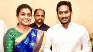 నగరిలో చిచ్చు.. రోజా ఆరోపణలు,కేసులపై సీఎం జగన్ రియాక్షన్ ఏంటి..?