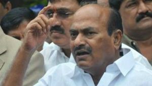 ‘పోలీసులతో బూట్లు నాకిస్తా’ వ్యాఖ్యల ఎఫెక్ట్: అనంతపురం రూరల్ పీఎస్‌కు జేసీ దివాకర్ రెడ్డి