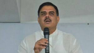 పవన్ కల్యాణ్ బీజేపీతో దోస్తిపై నాదెండ్ల మనోహర్: ఏపీ భవిష్యత్ కోసమే, వైసీపీవి ప్రజా వ్యతిరేక నిర్ణయాల